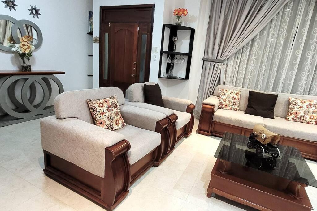 La Perla House