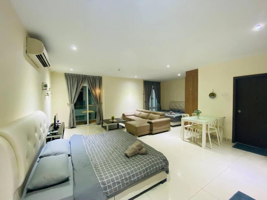 KSL D Esplanade King size bed Johor Bahru B9