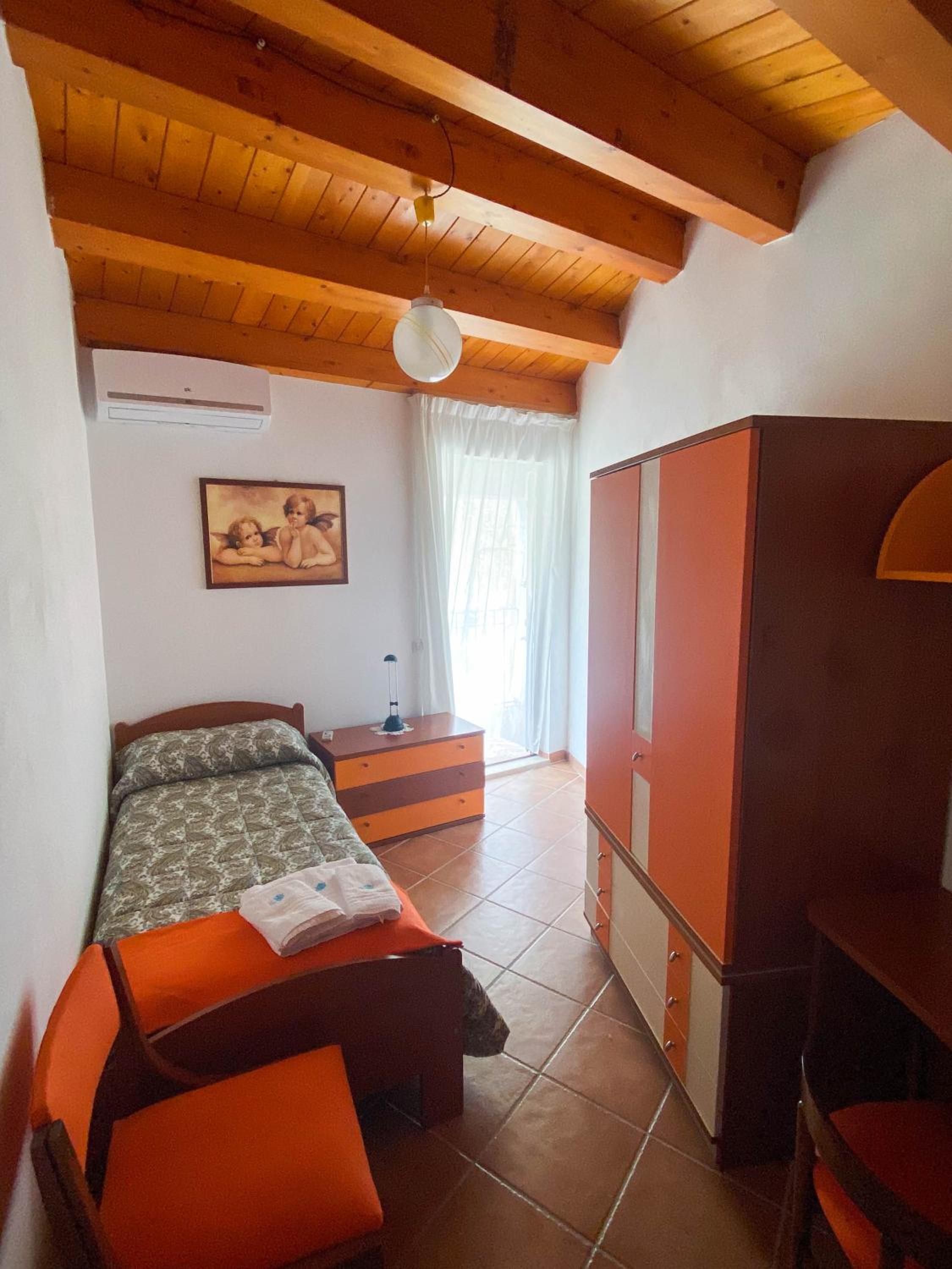 BLU HOME TRINACRIA view 5