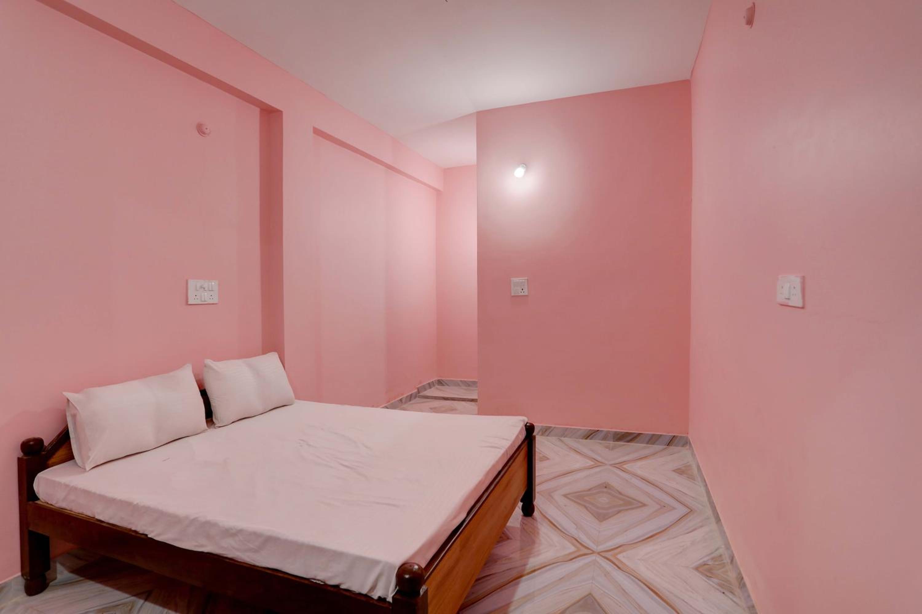 OYO R. Kush Hotel view 2