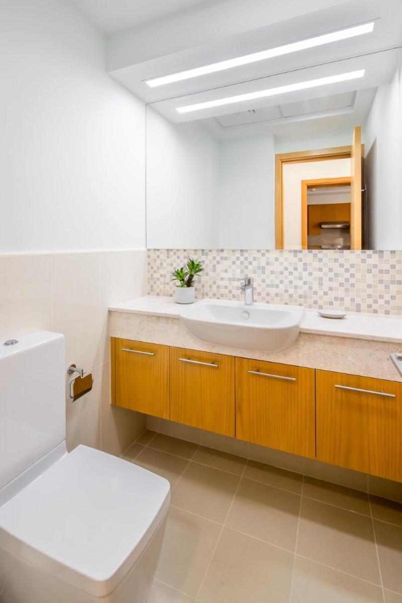 Silkhaus new and modern 1BDR in Downtown heart in new tower