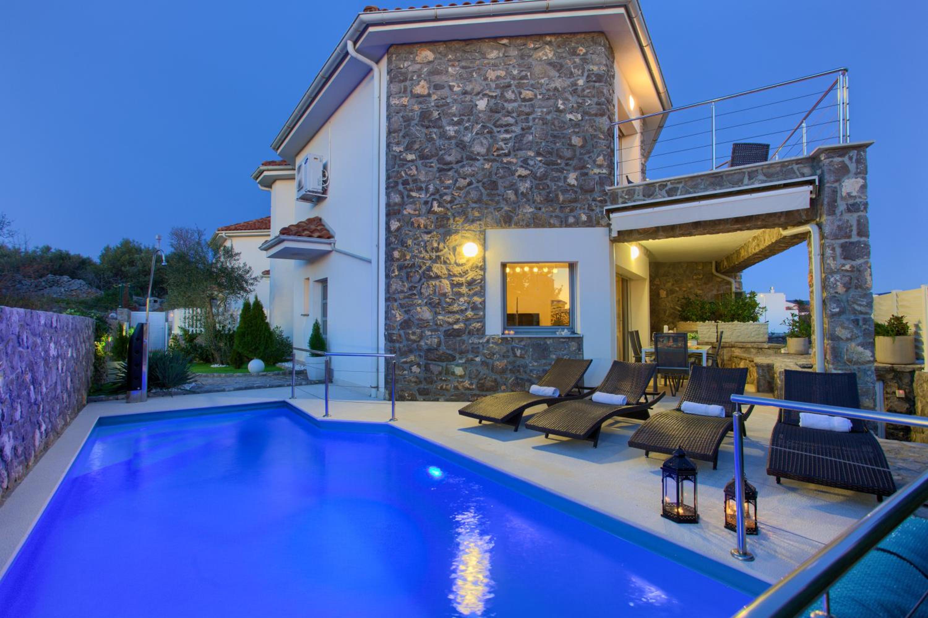 Villa Miracle 2 with heated pool photo 2
