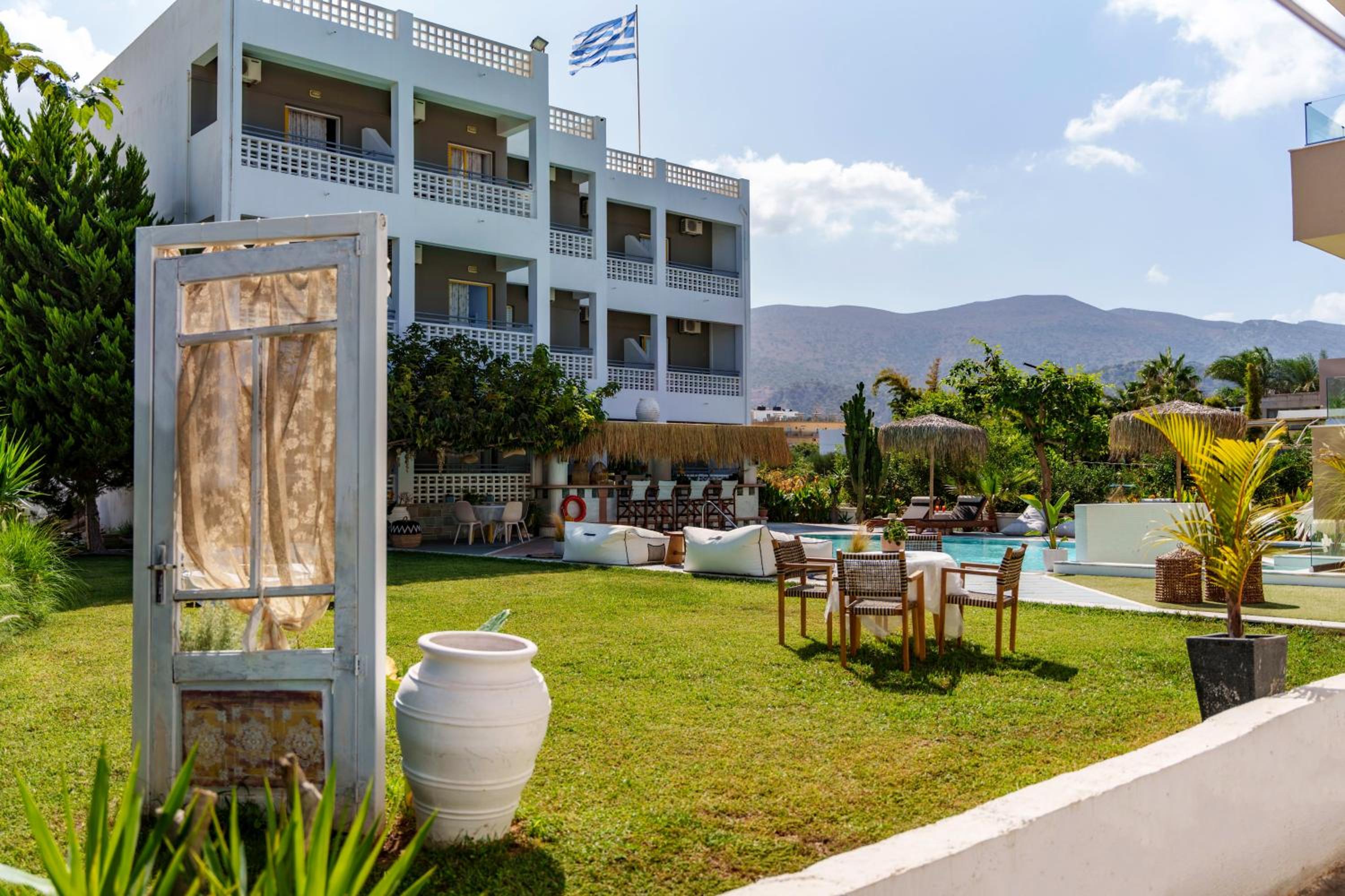 Stella Maria Hotel & Suites