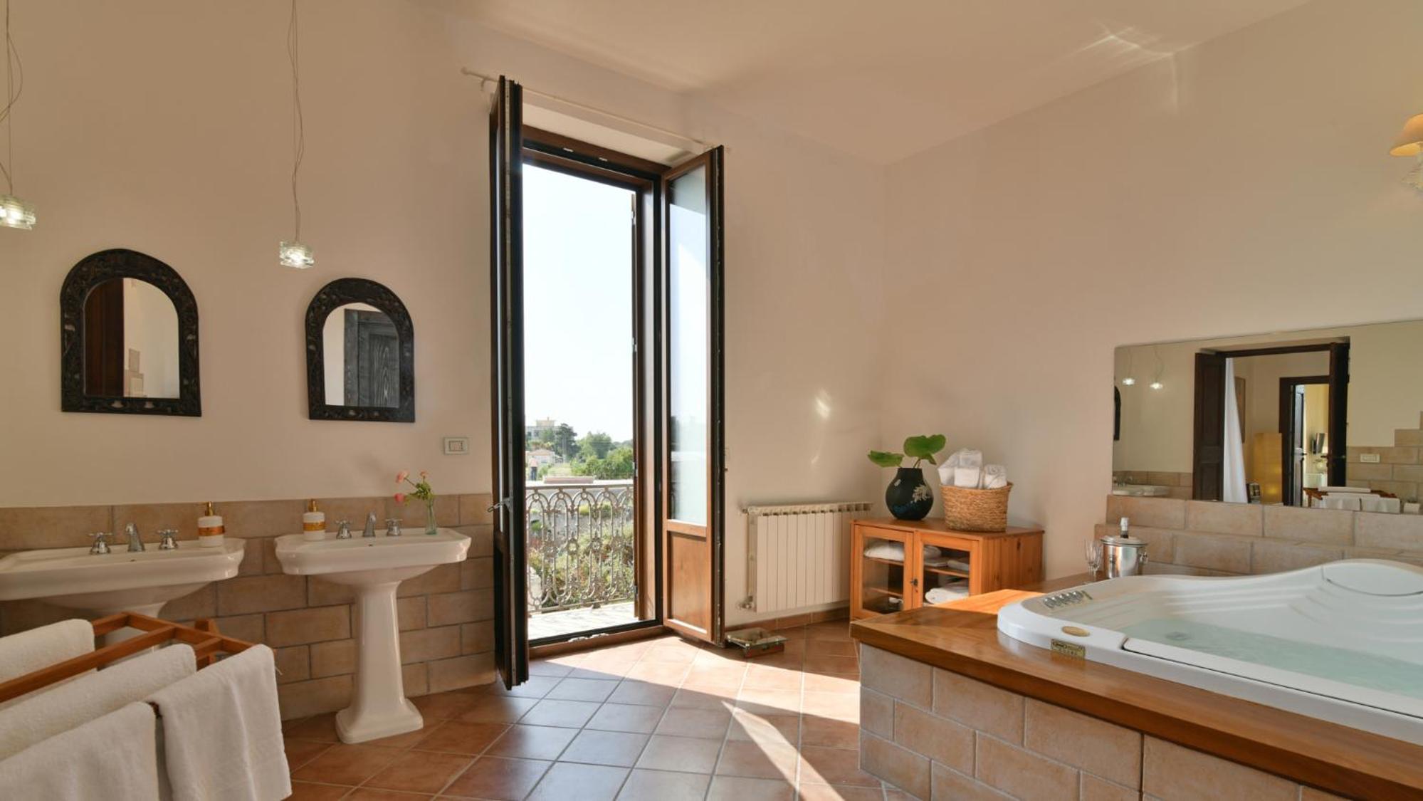 VILLA AFRODITE 8, Emma Villas view 4