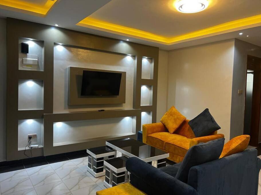 Crown Elegance Suites
