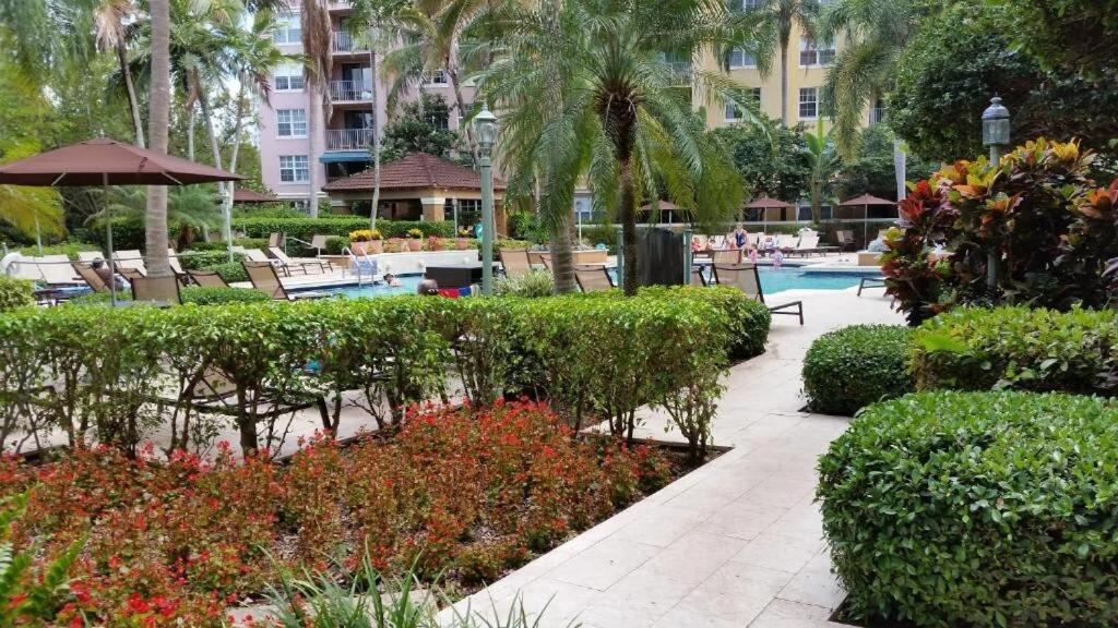 Uhost AI - 3BR Condo - Stunning Water Views
