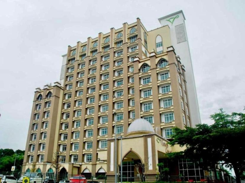 Private Studio Viana Court Service Apartment 3 with private parking photo 1
