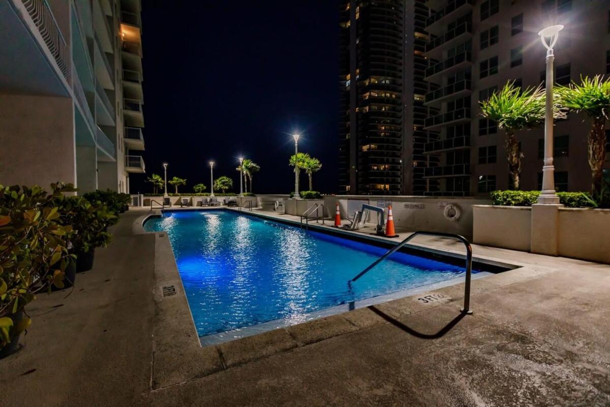 BnB Hyperion - Luxe 3B Condo w City & Ocean Views