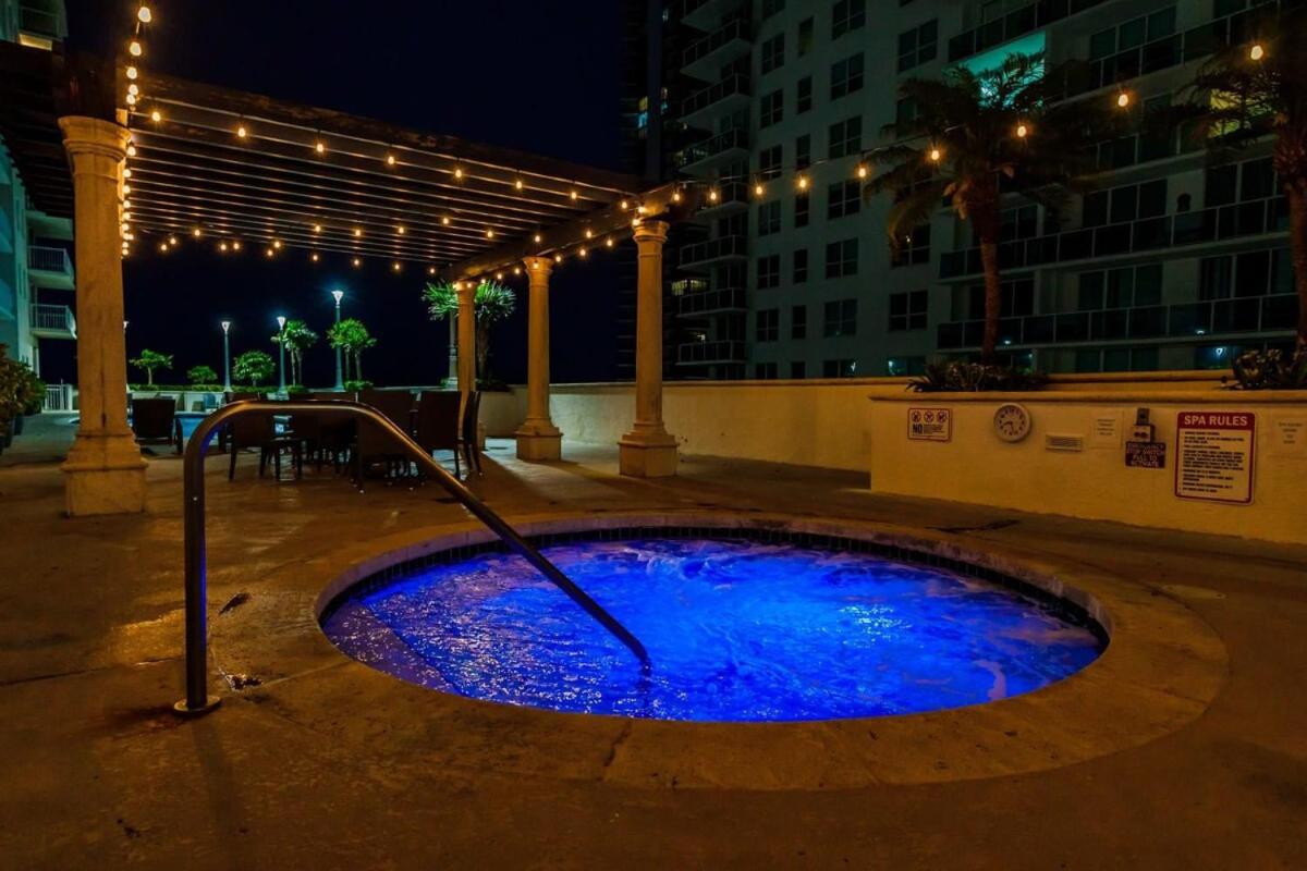 BnB Hyperion - Luxe 3B Condo w City & Ocean Views