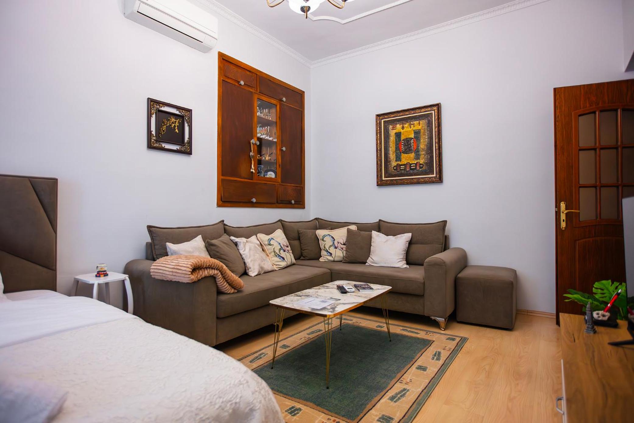 Tirana Center Apartment - Zogu I Boulevard