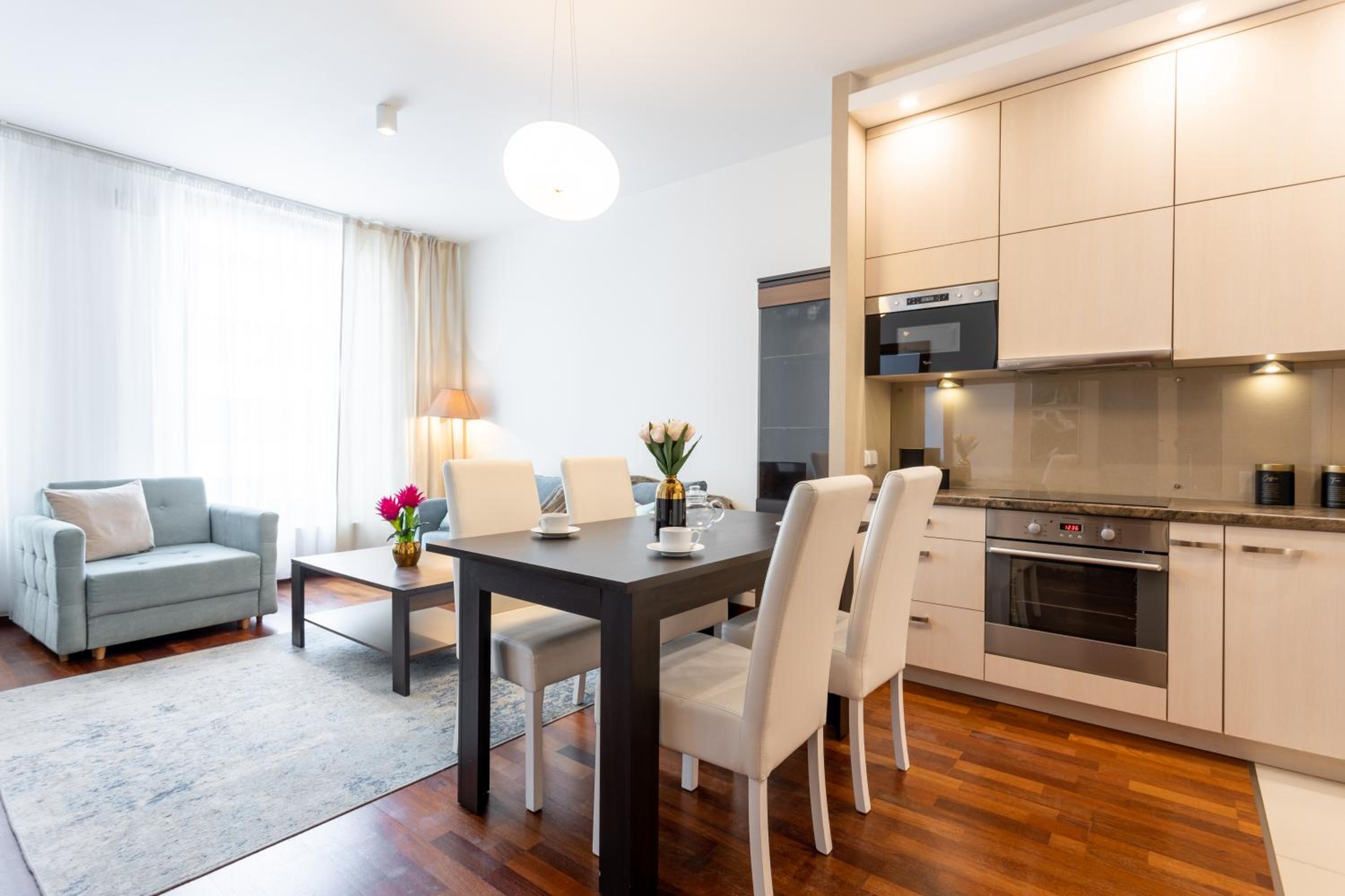 Urban Chic - One Bedroom Apartment - City Center&Stawki