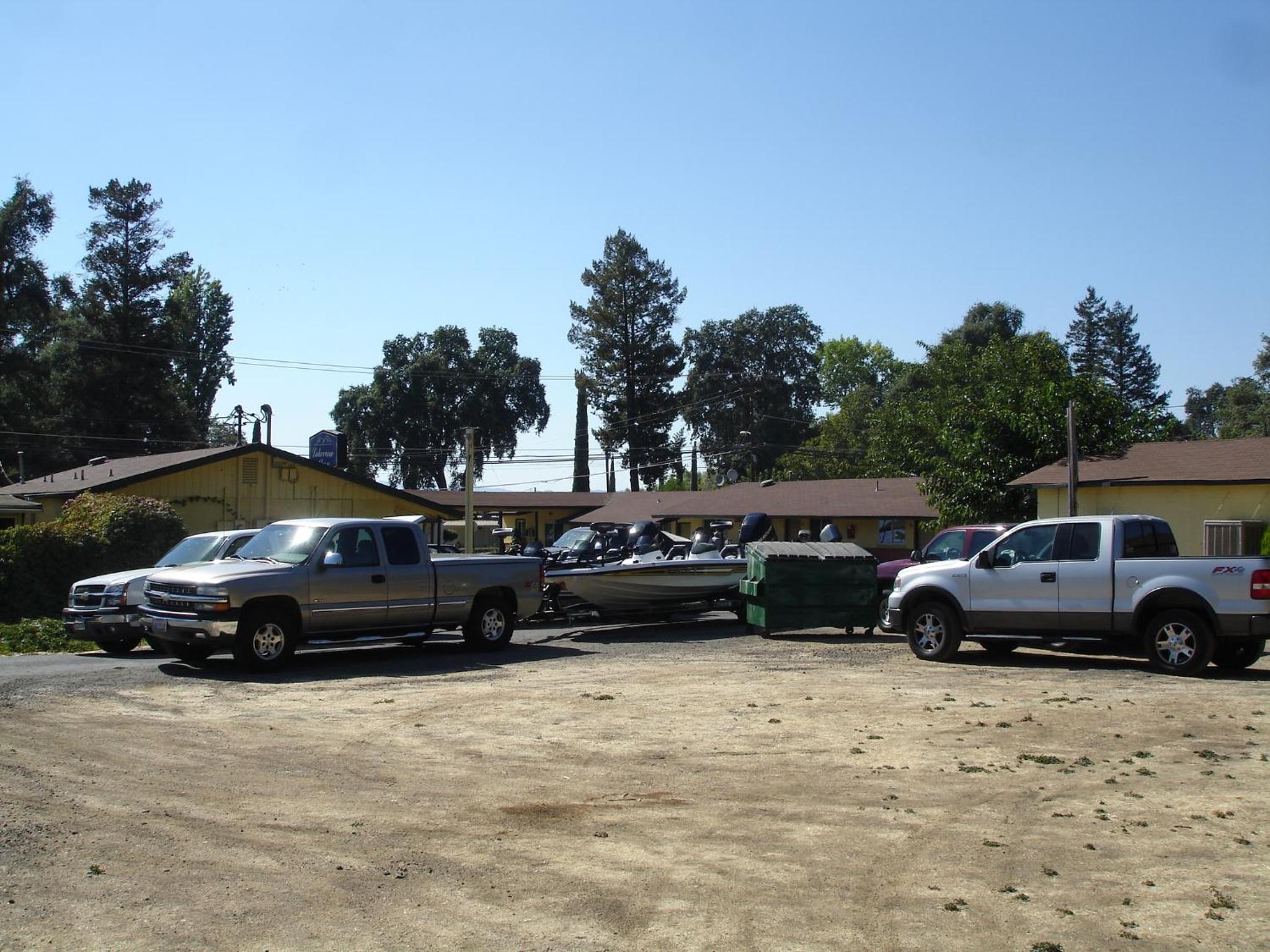 Lakeview Inn