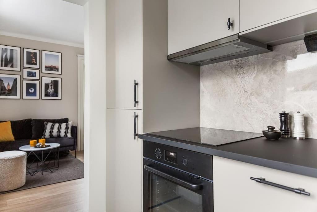 Modern 1 Bed Gem Stylish City Apartment view 2