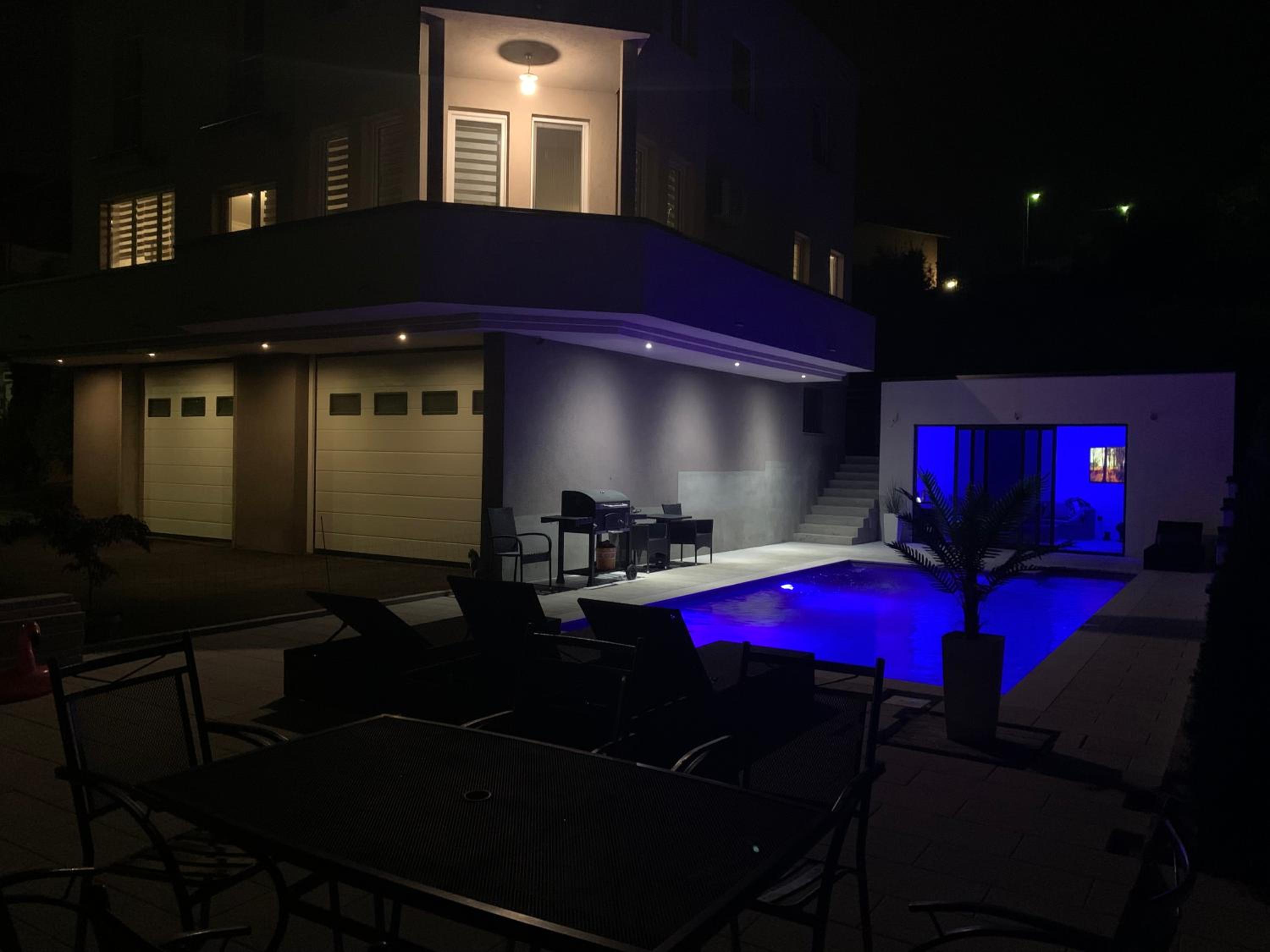 Villa Sunrise with swimming pool