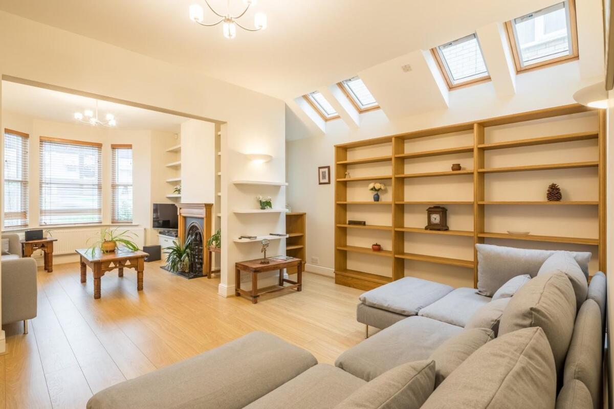 LARGE 4 bedroom Home with Garden and Free Parking view 5