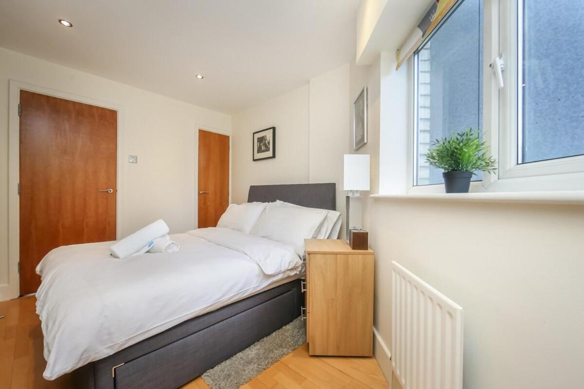 Large Luxurious CENTRAL Private Terrace - For 6