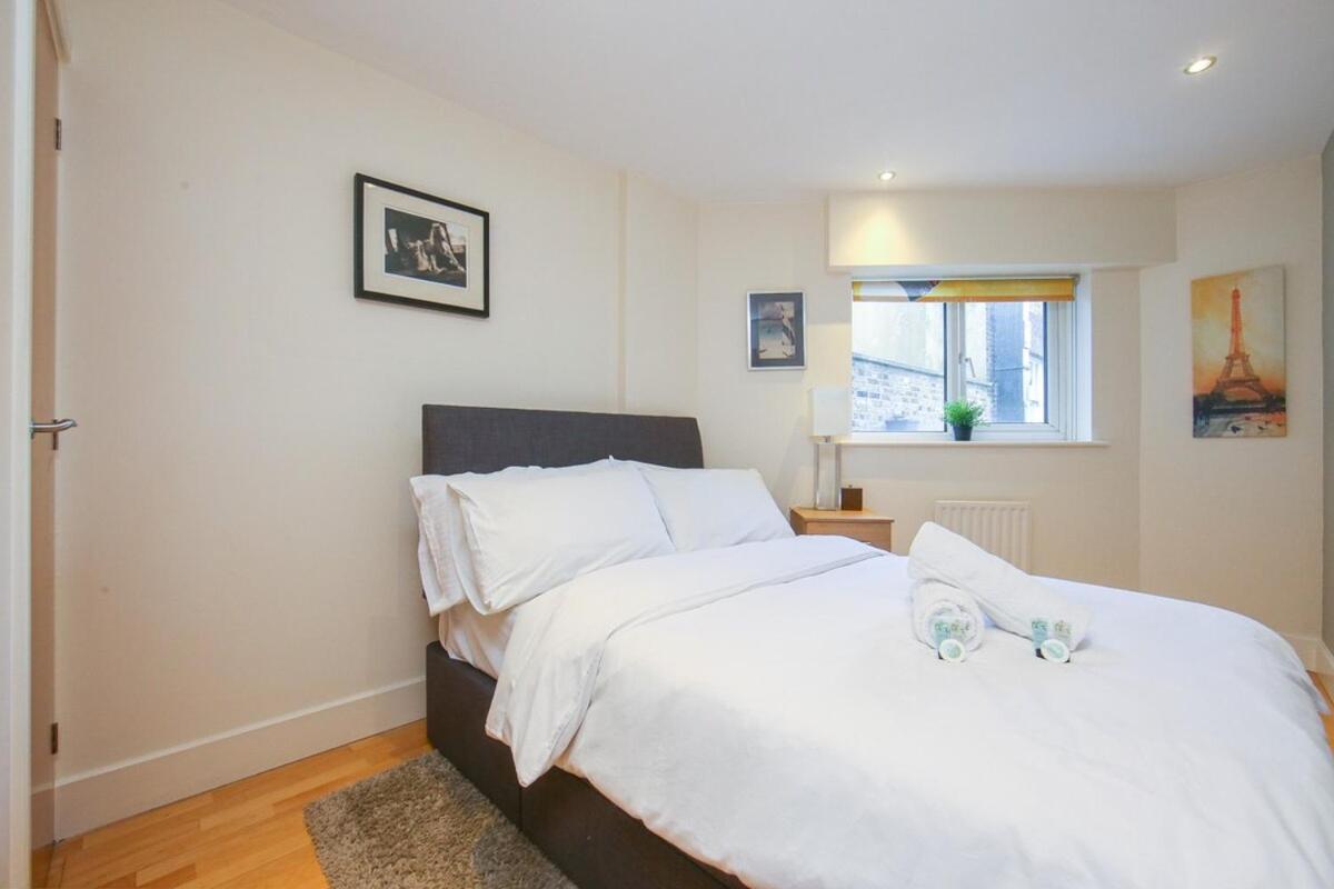 Large Luxurious CENTRAL Private Terrace - For 6