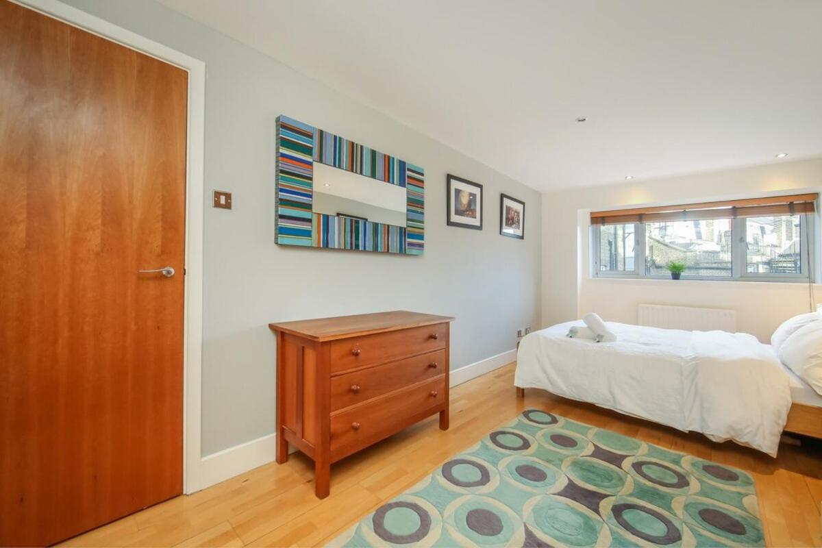 Large Luxurious CENTRAL Private Terrace - For 6
