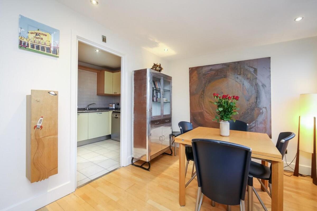 Large Luxurious CENTRAL Private Terrace - For 6