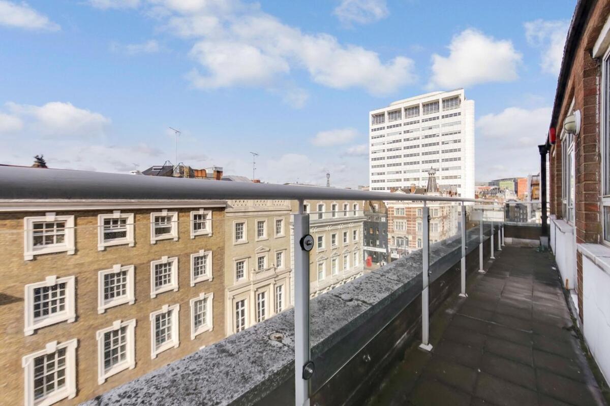 Large Luxurious CENTRAL Private Terrace - For 6