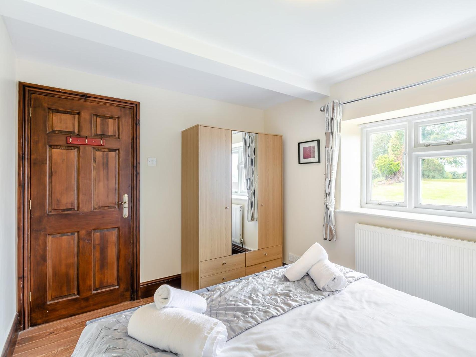4 Bed in Barnstaple oc-eller view 2