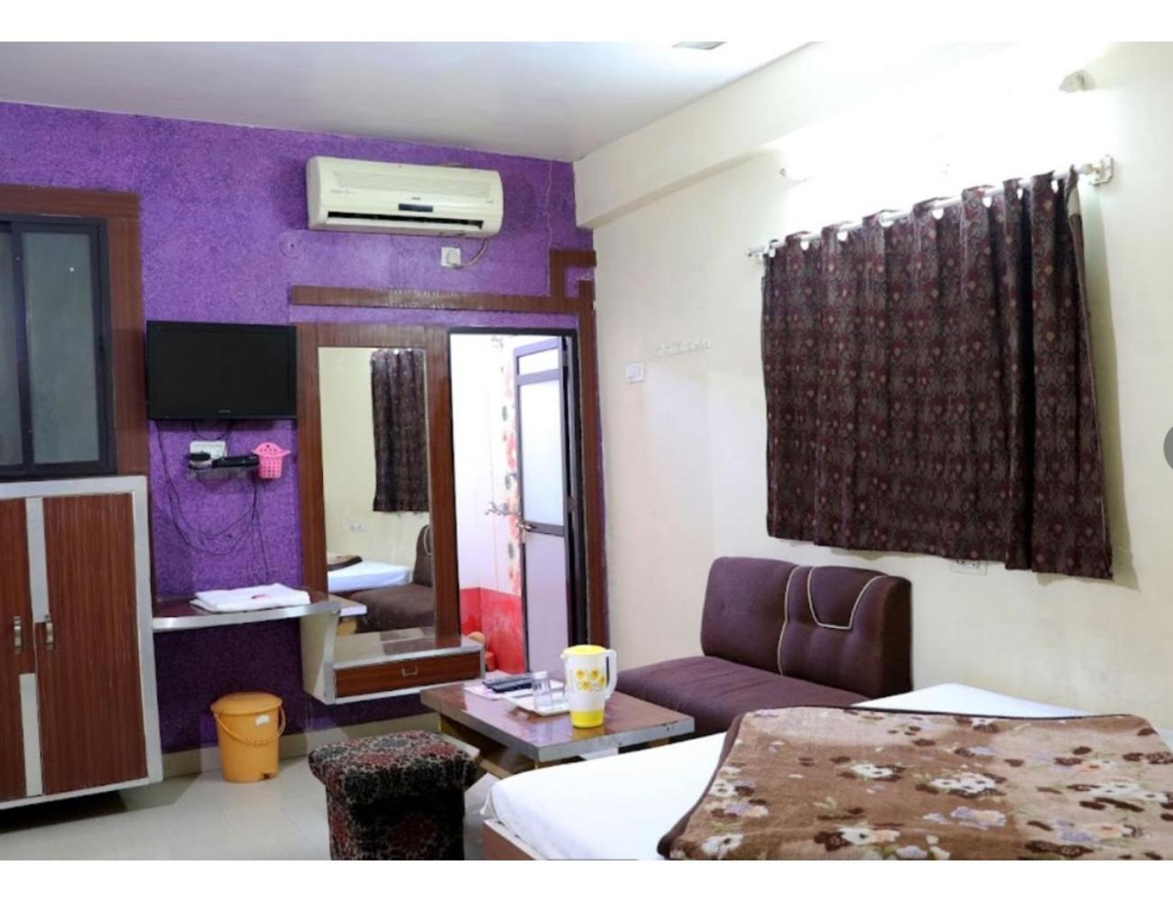 Hotel Gujrat Palace, Ujjain view 3