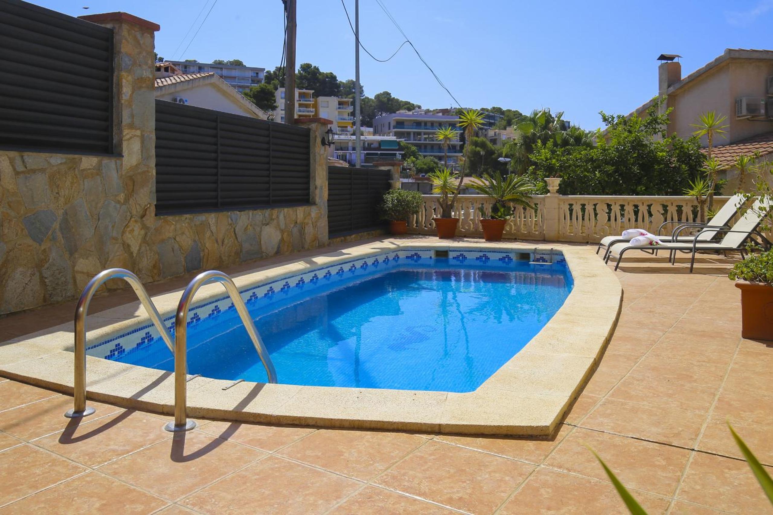 Pins Villa Planet Costa Dorada