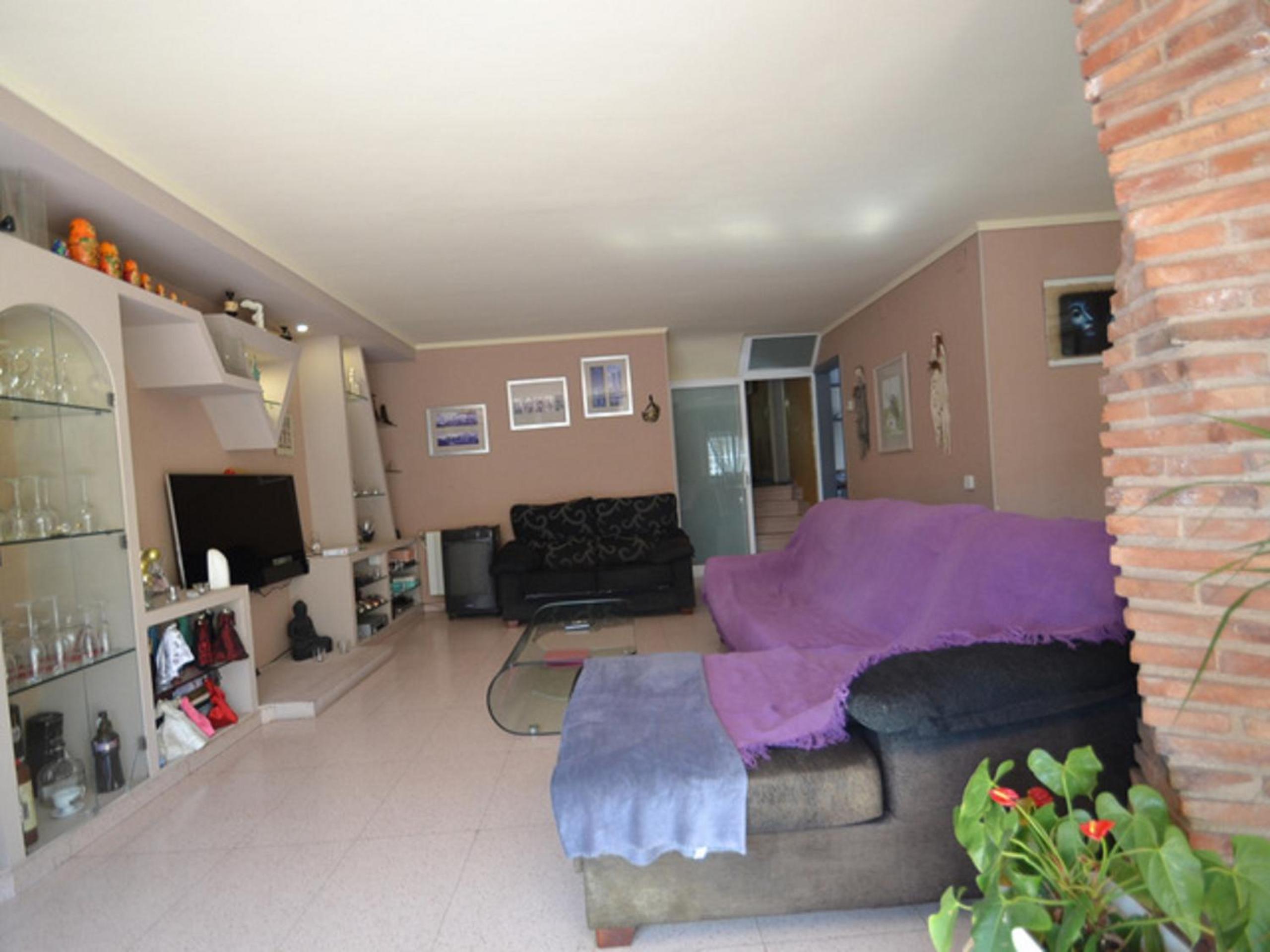 Pins Villa Planet Costa Dorada