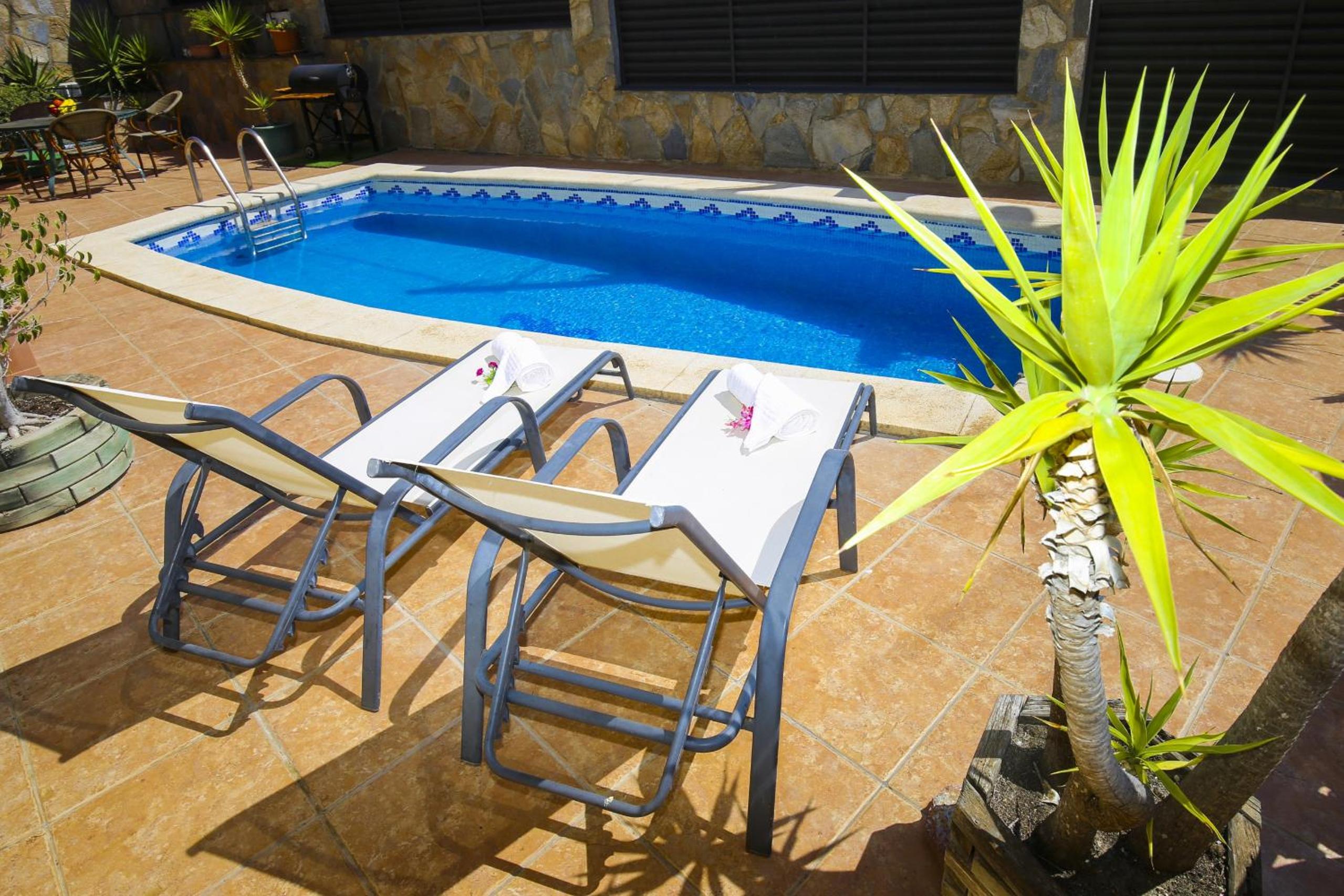 Pins Villa Planet Costa Dorada