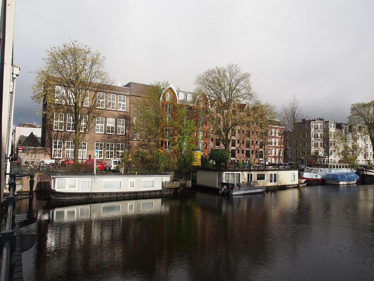 Central & Quiet Canal Apartment