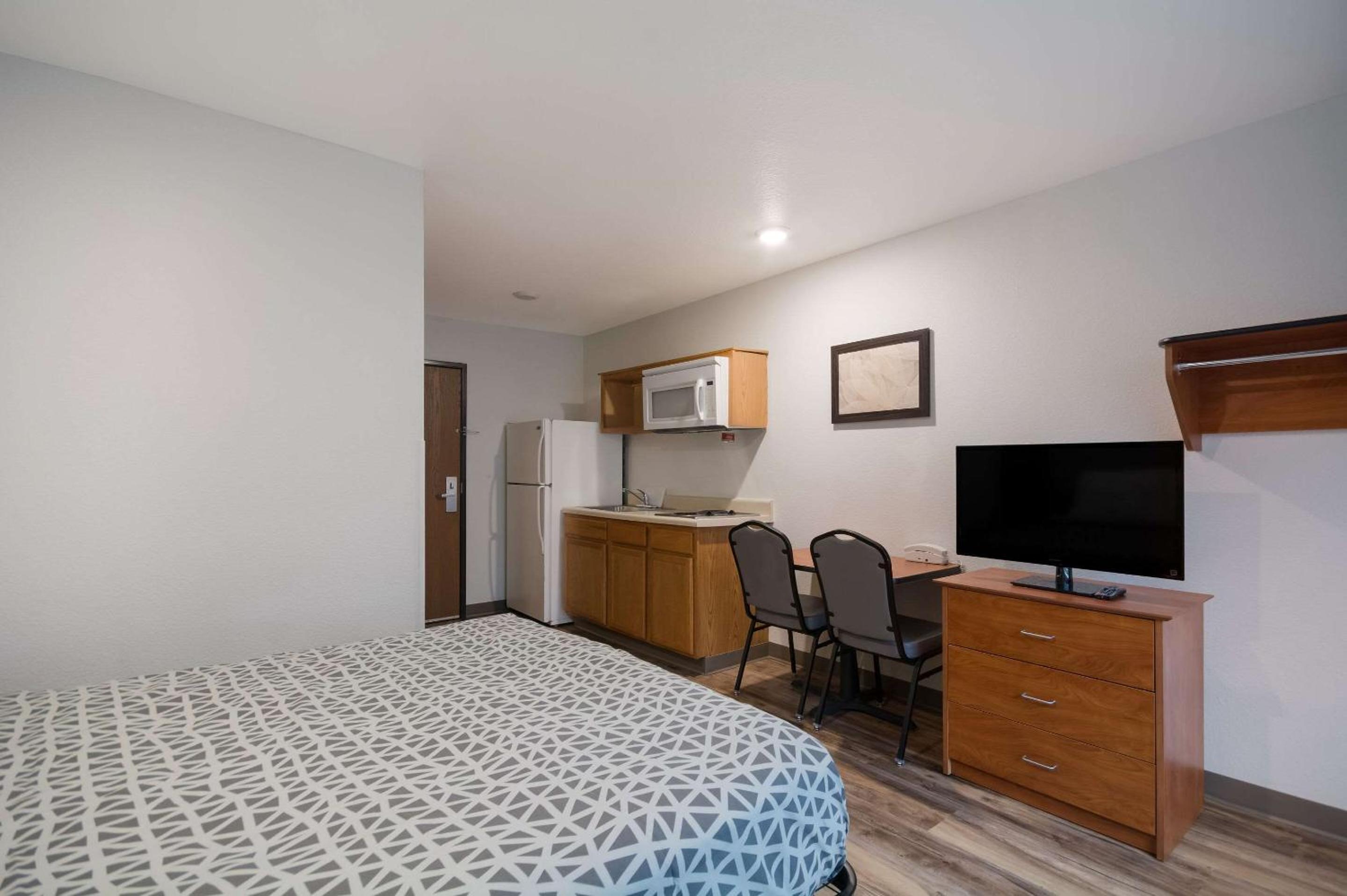 WoodSpring Suites Columbia Fort Jackson