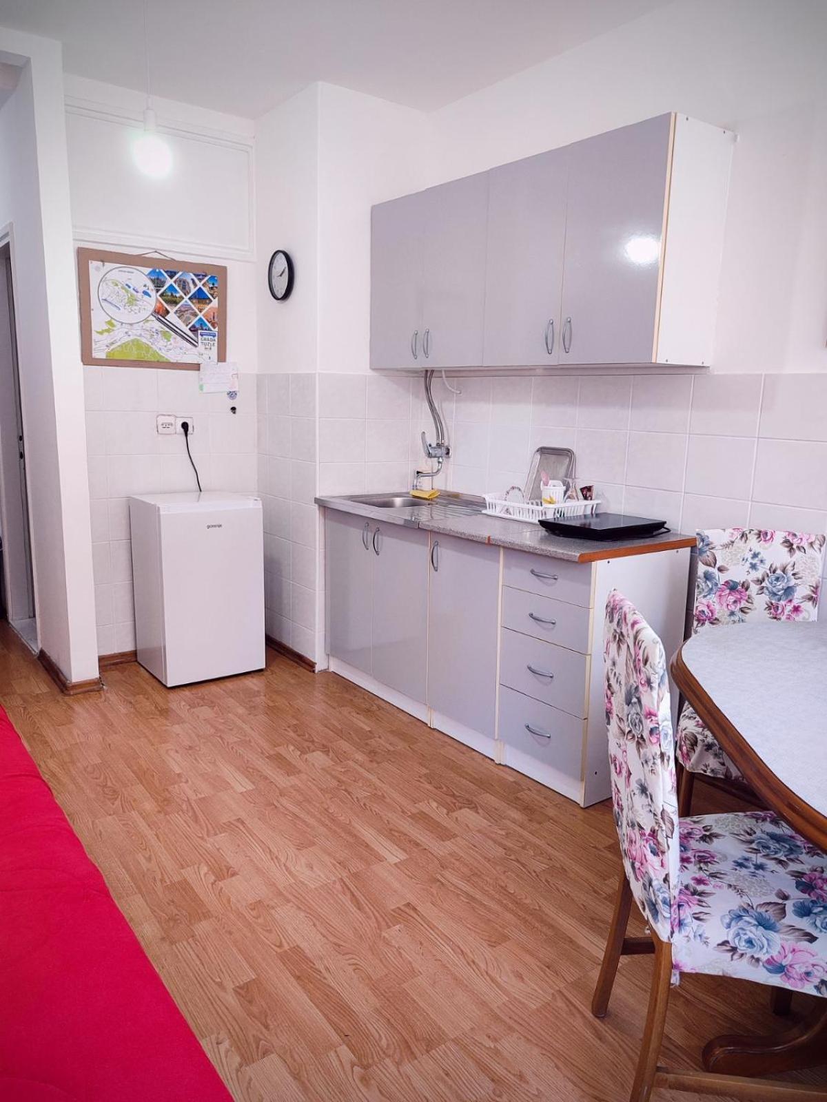 Flowers Apartment Tuzla