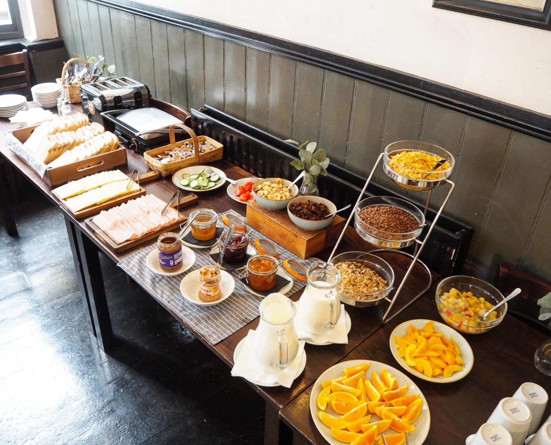 breakfast buffet