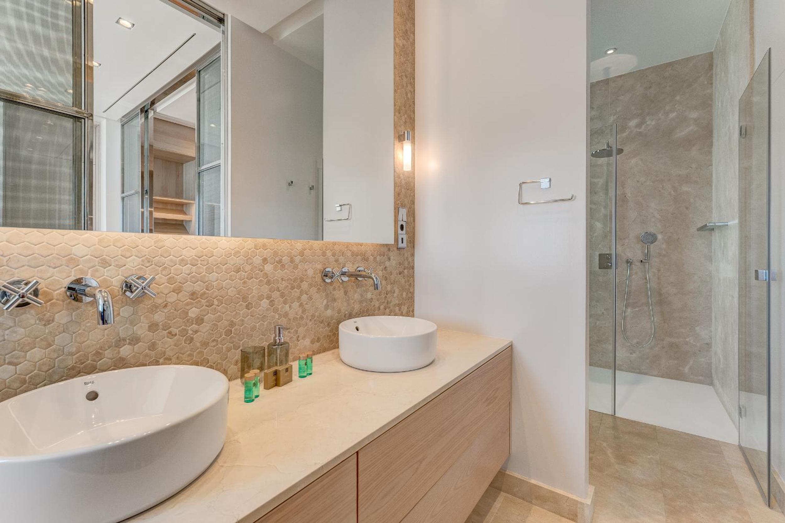 Serenity Heights - Luxury Concierge Services