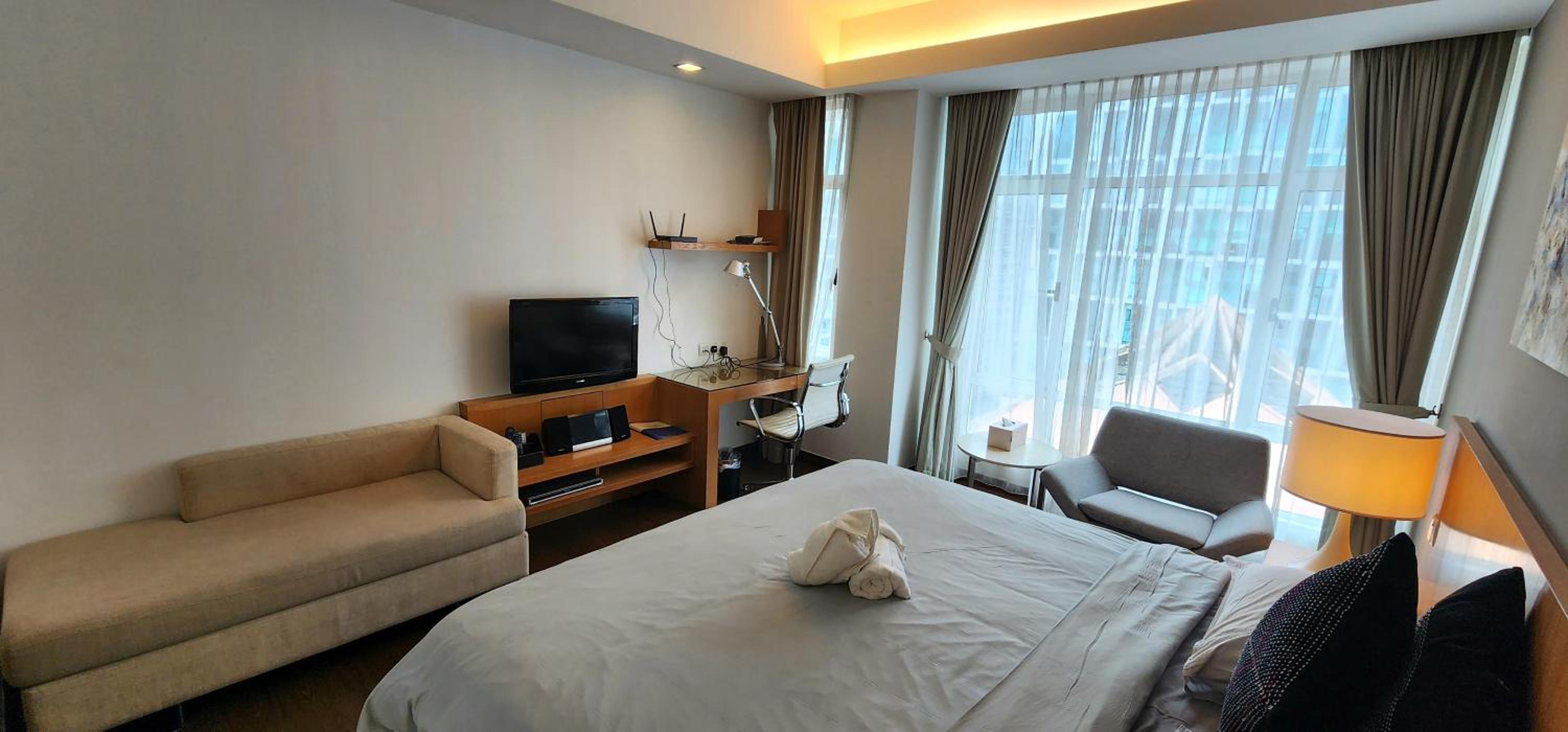 163 SUPER KING BED STUDIO near Petronas Twin Tower KLCC KL Convention Center by Zen Glo