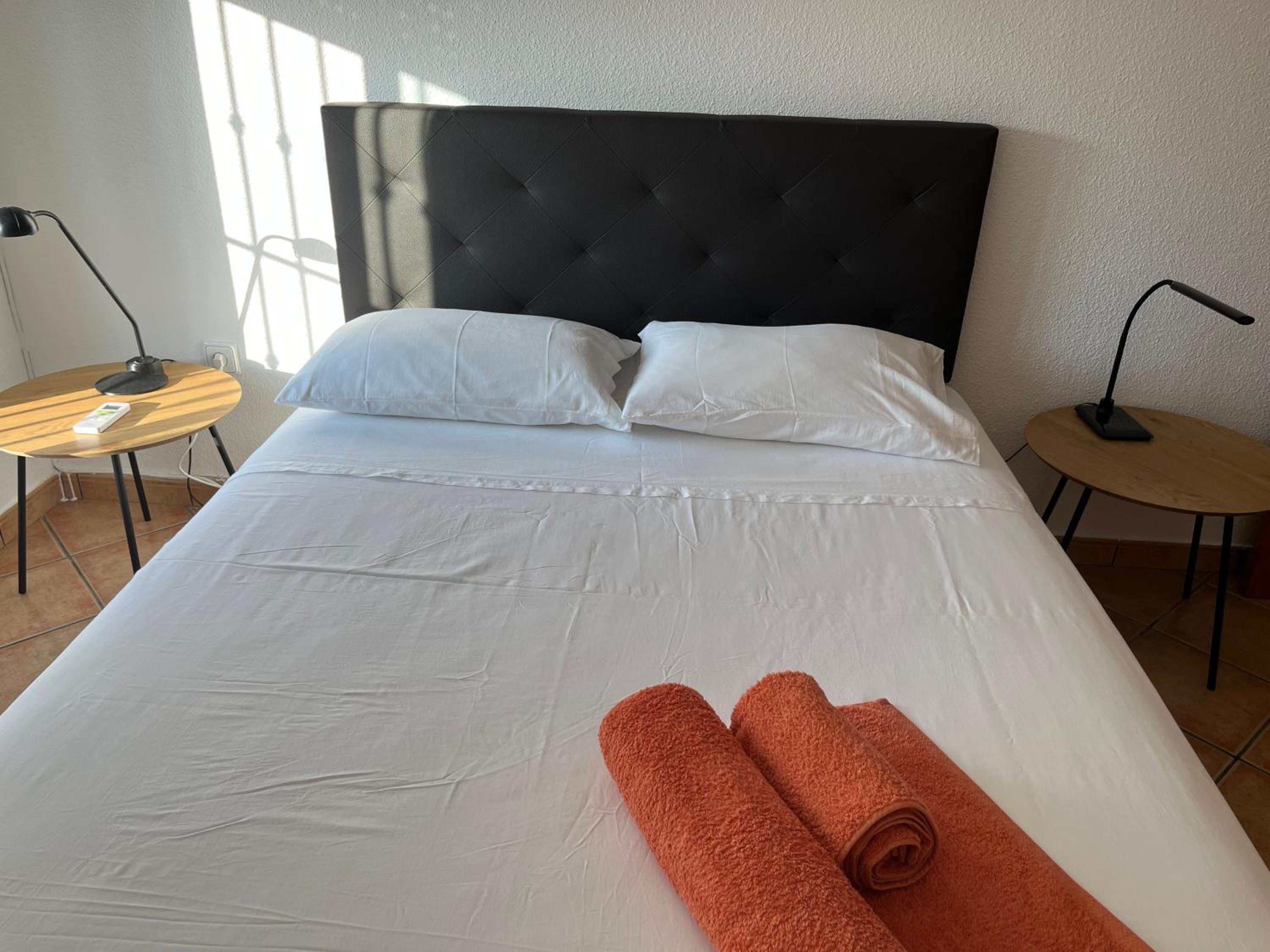 Habitación con baño Malva Piscina SOLO ADULTOS
