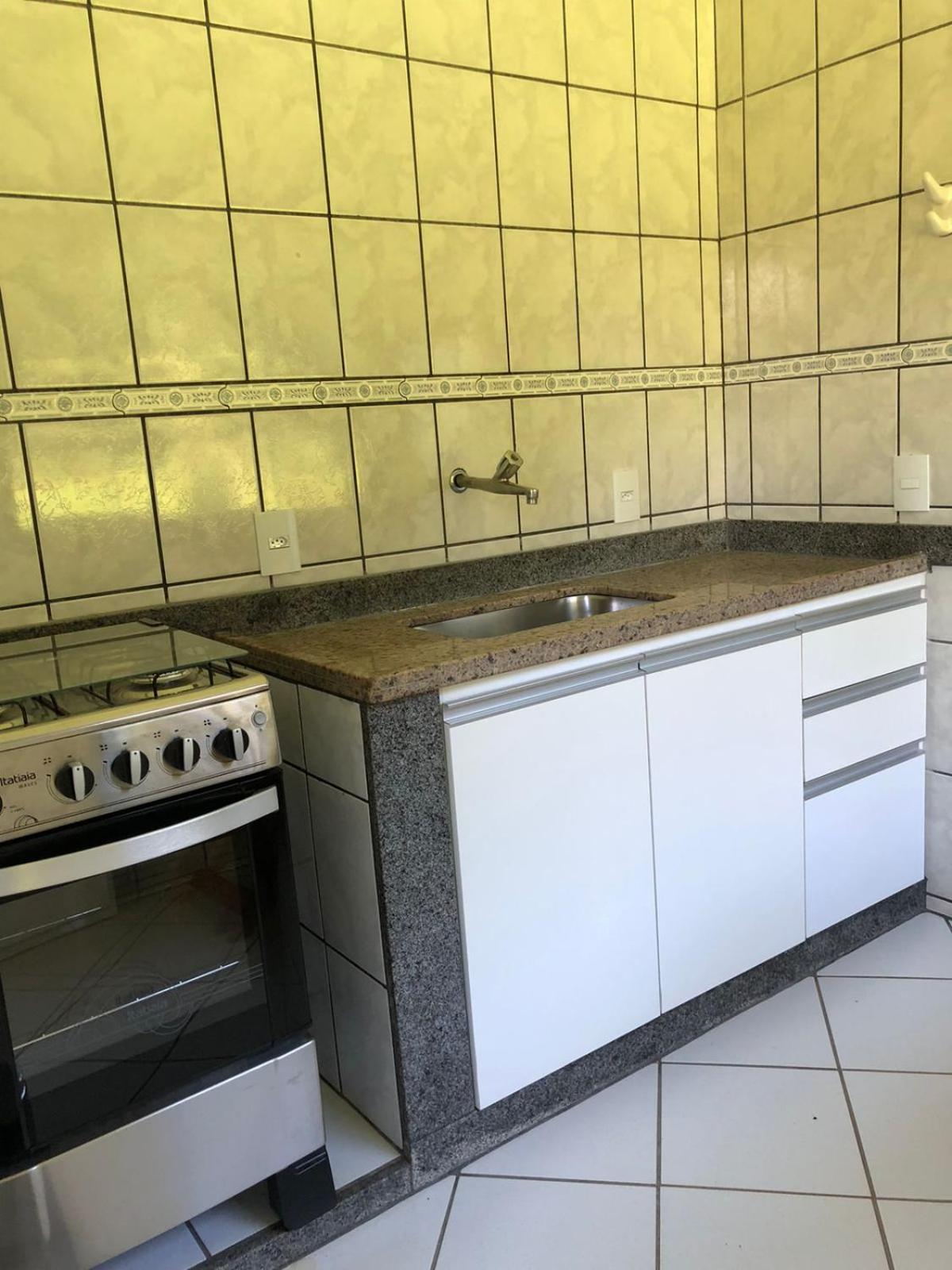 Sitio com Lazer Completo em Marechal Floriano, Piscina, Sauna, Jacuzzi e Lago - Estrada Calçada a 200 metros da Rua Principal