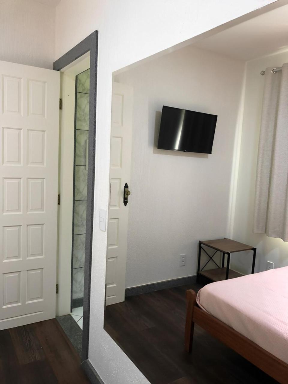 Sitio com Lazer Completo em Marechal Floriano, Piscina, Sauna, Jacuzzi e Lago - Estrada Calçada a 200 metros da Rua Principal