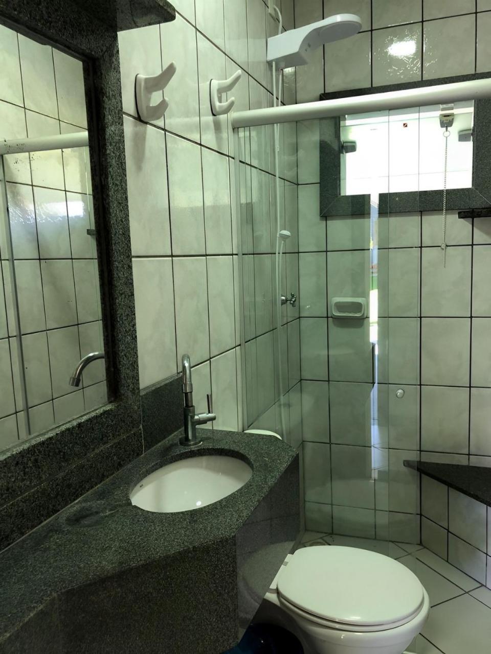 Sitio com Lazer Completo em Marechal Floriano, Piscina, Sauna, Jacuzzi e Lago - Estrada Calçada a 200 metros da Rua Principal