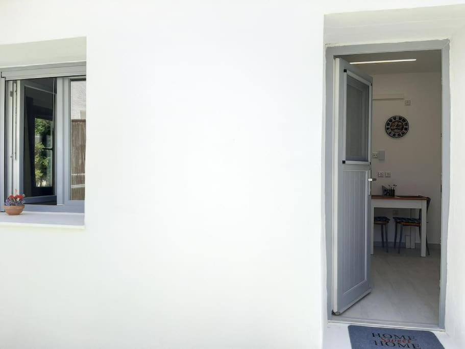 Cozy town house view 5