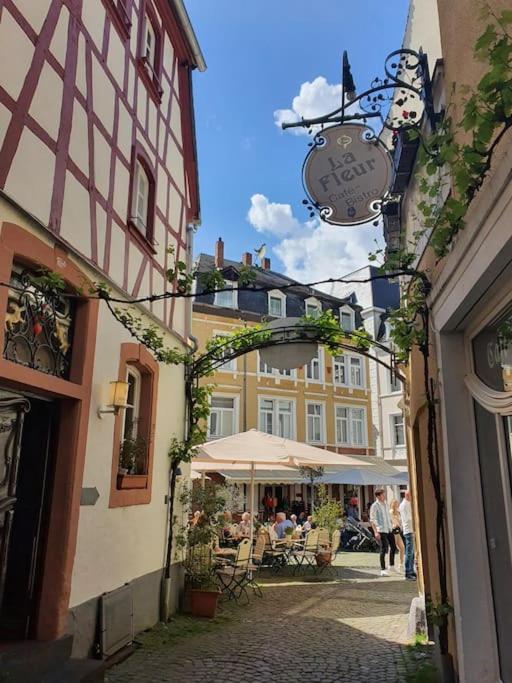 Elegant Apartment with Direct River View, Balcony and Parking in Bernkastel-Kues