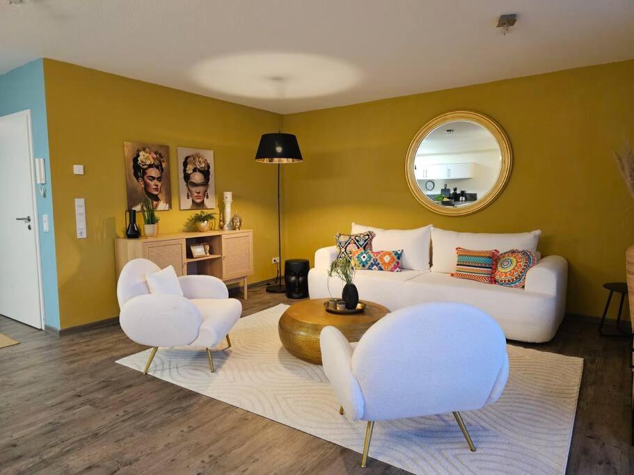 Elegant Apartment with Direct River View, Balcony and Parking in Bernkastel-Kues