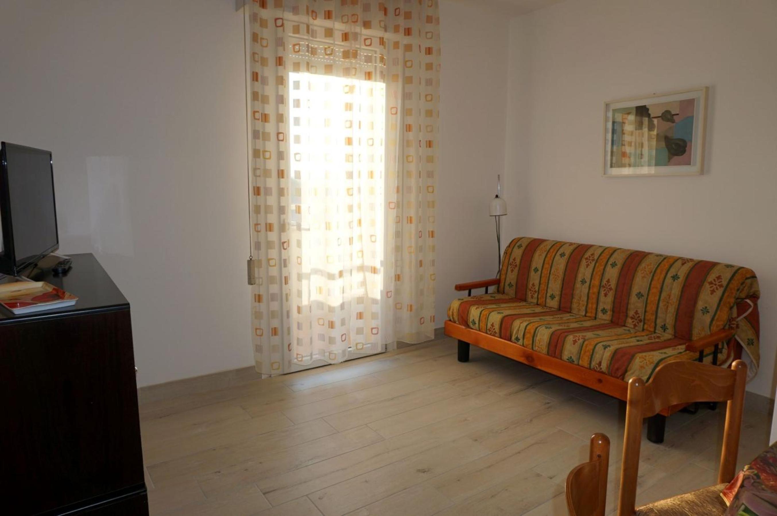 Comfy flat with balcony and shared pool - Beahost