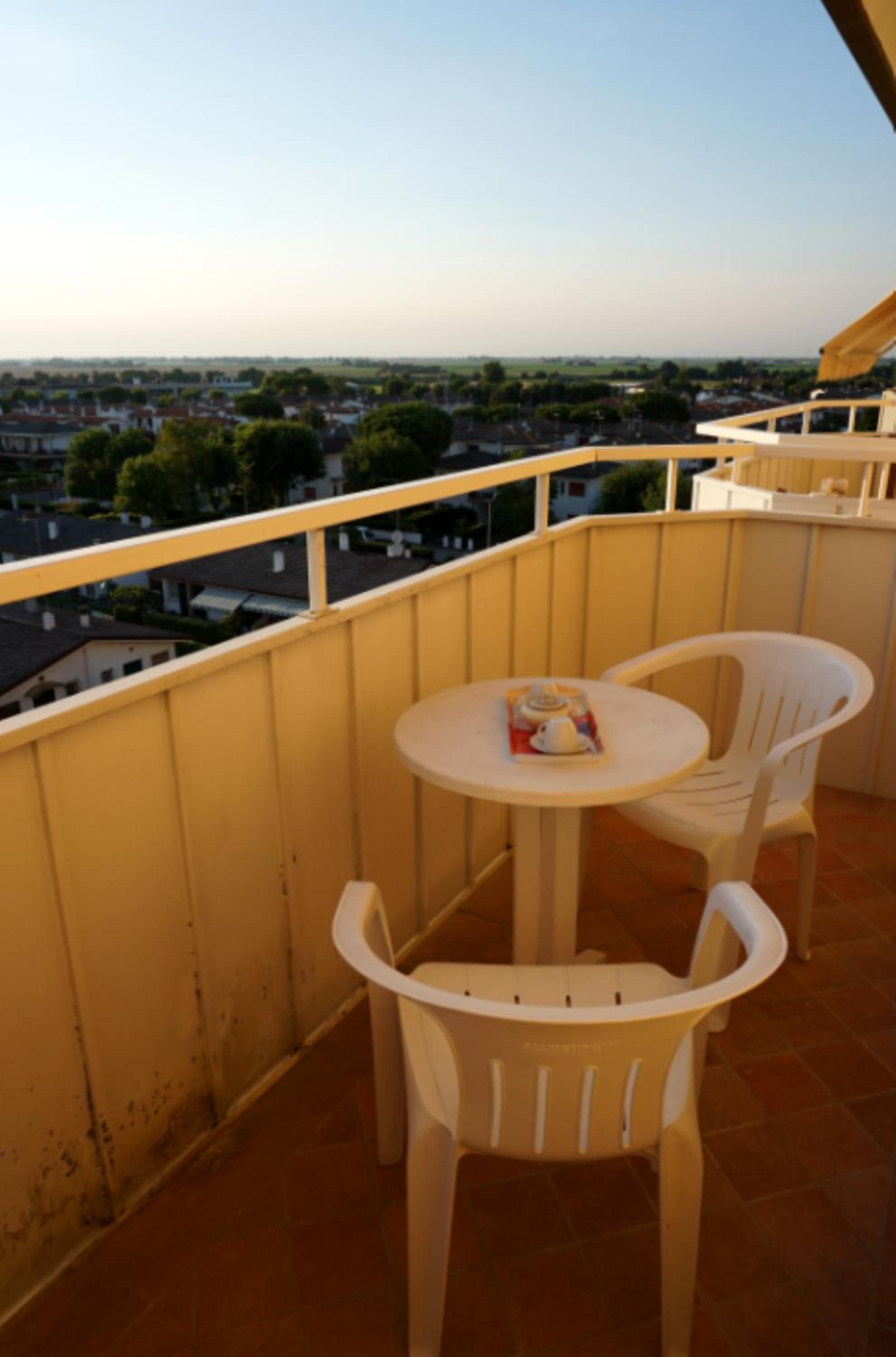 Comfy flat with balcony and shared pool - Beahost