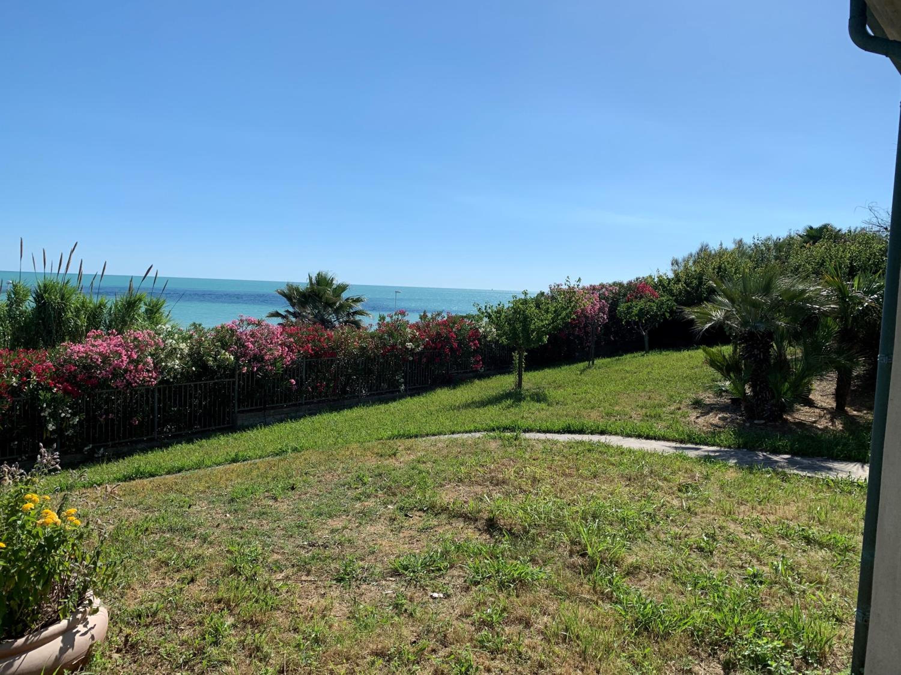 Villa at Casalbordino Mare view 5