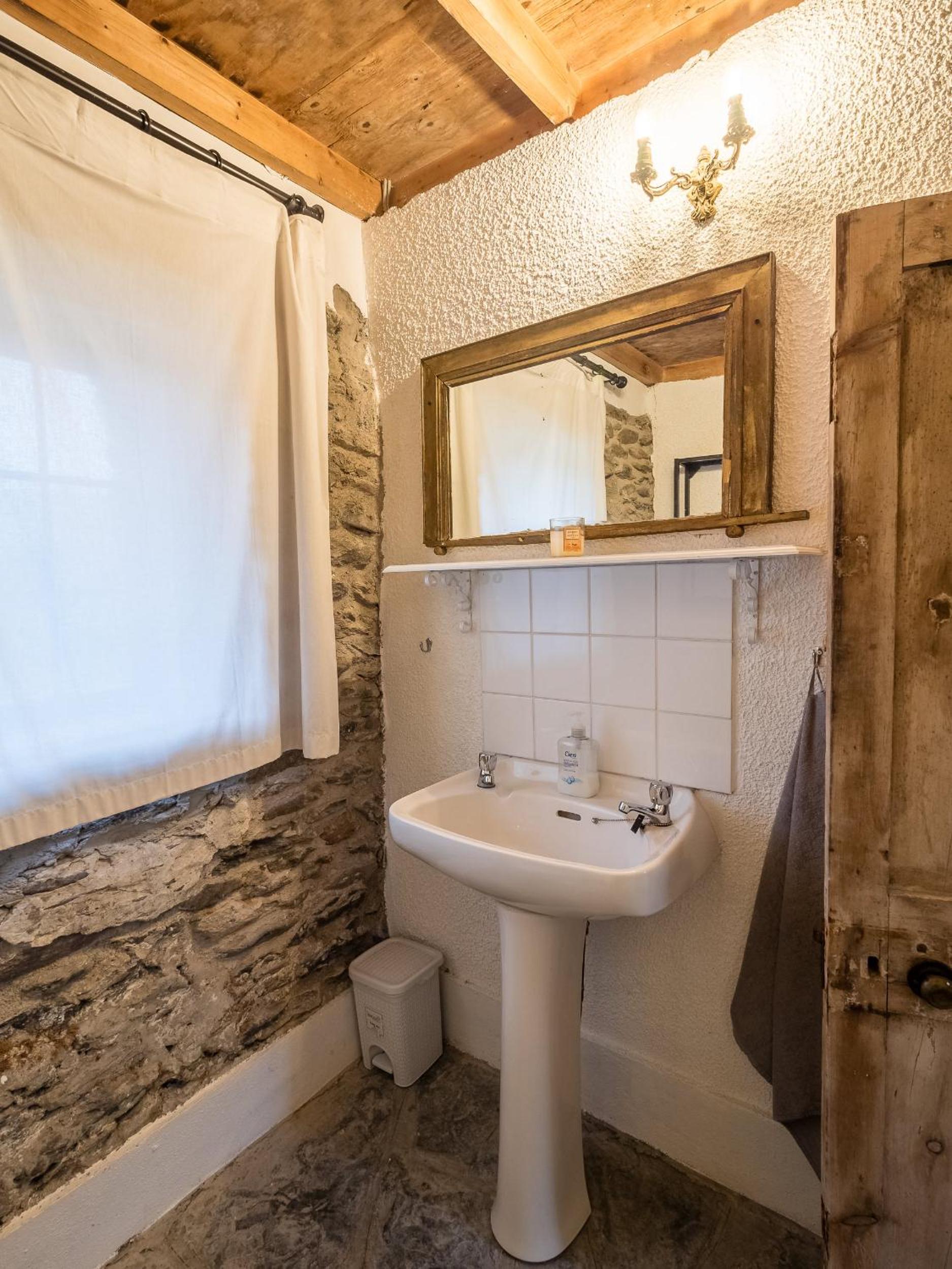 Ventry Farm - The Parlour Cottage by Trident Holiday Homes view 5