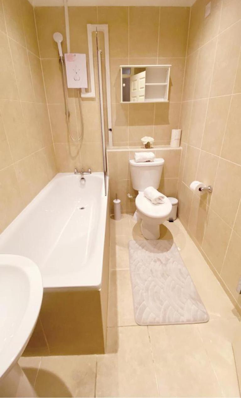 London Chelsea Big 2 People Studio Apartment
