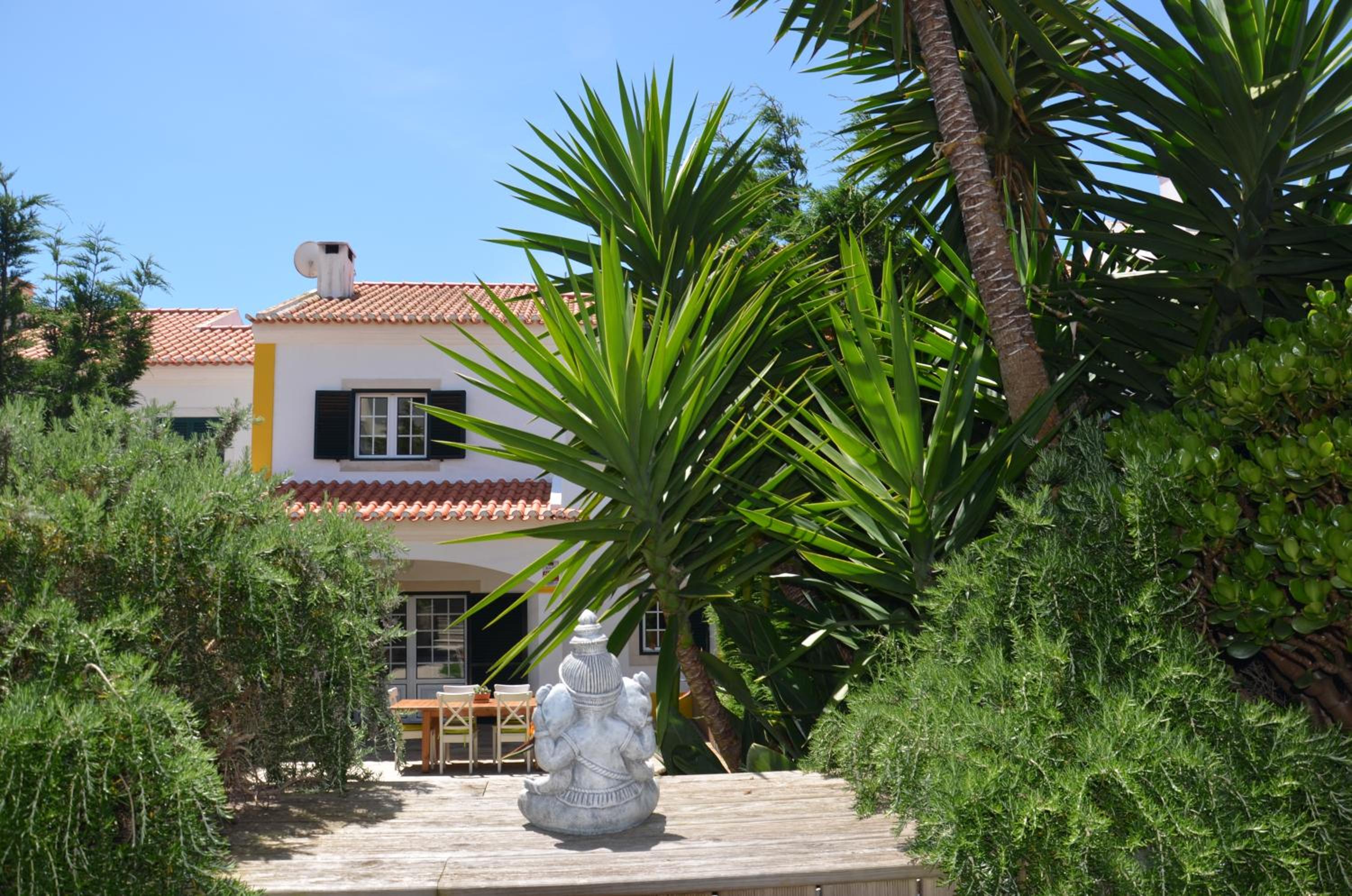 Lalita Ocean Rooms & Suite view 5