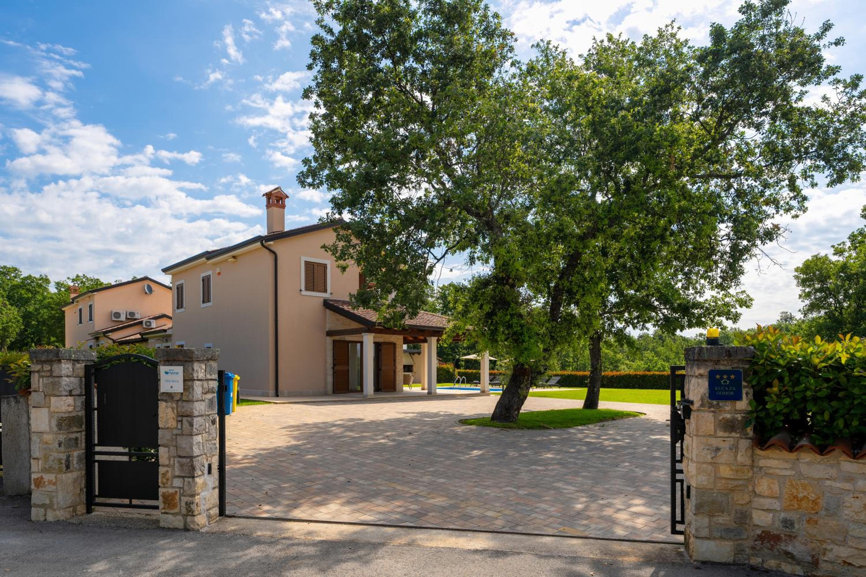 Villa Genia I