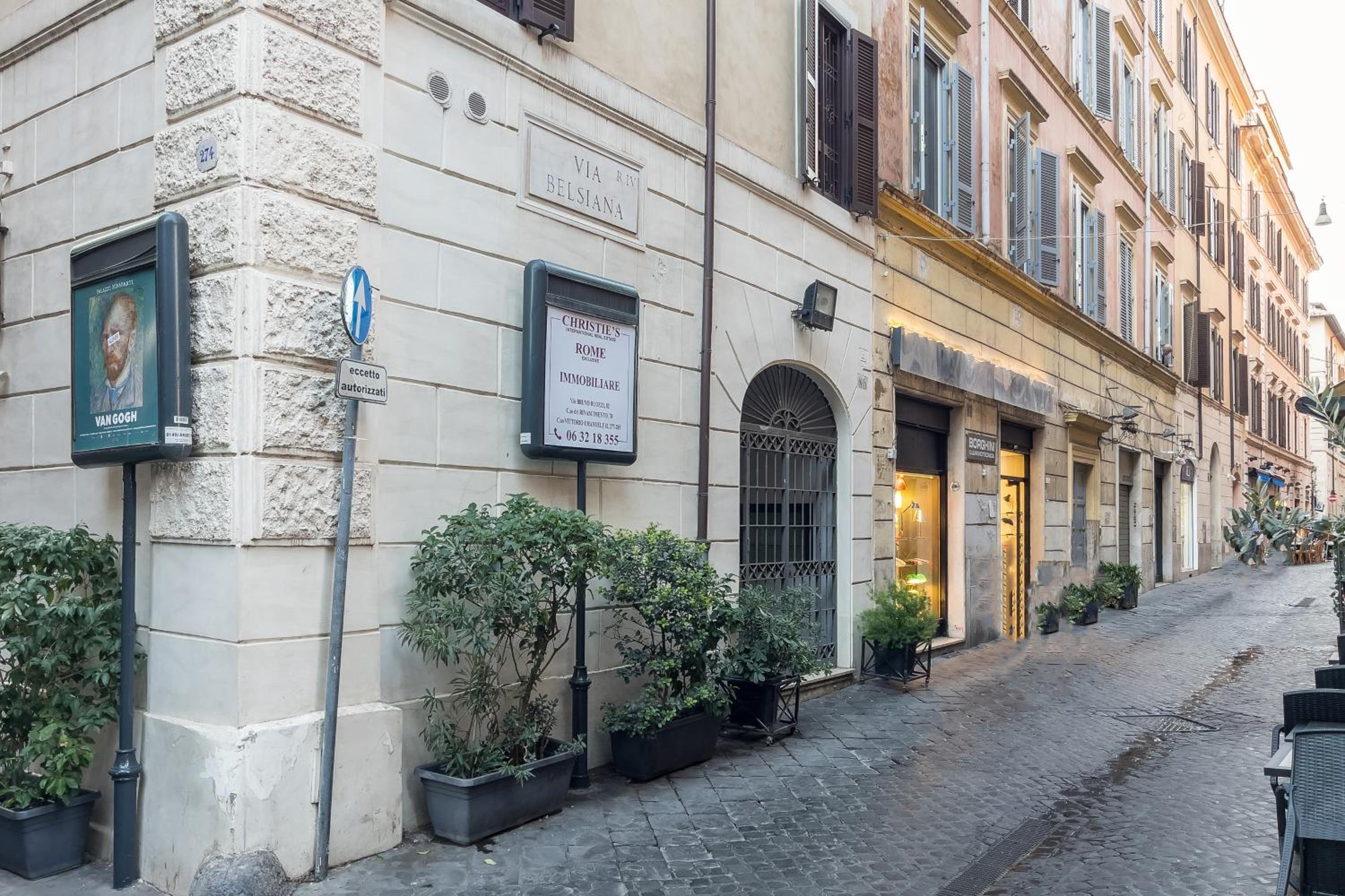 JOIVY Lovely Flats Next To Fontana di Trevi